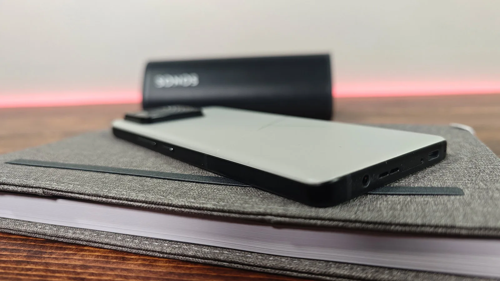 Asus Zenfone 11 Ultra smartphone image 2